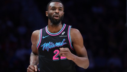 世界杯比赛直播地址-兢兢业业！维金斯半场6中4拿到10分 三2中1